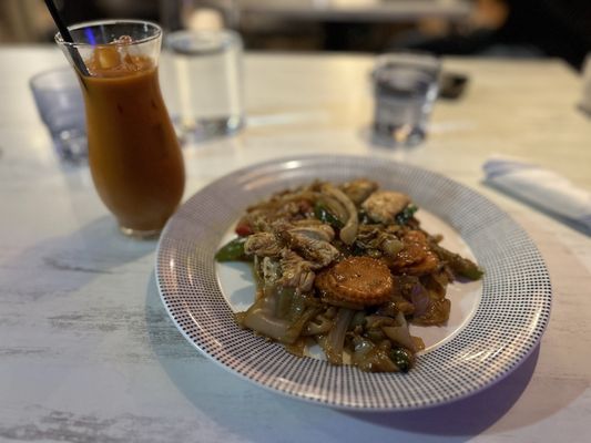 Pad Khee Mao (Drunken Noodles) + Thai tea