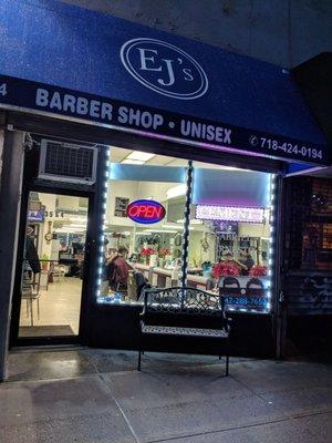 Some of the most experienced mens barbers around: Ernesto, Sal (52 years behind the chair) and Gabriel (45 years).