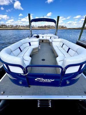 awesome pontoon boat from Jersey Jet Ski for 11 people to get out without a boating license! great training and help from staff