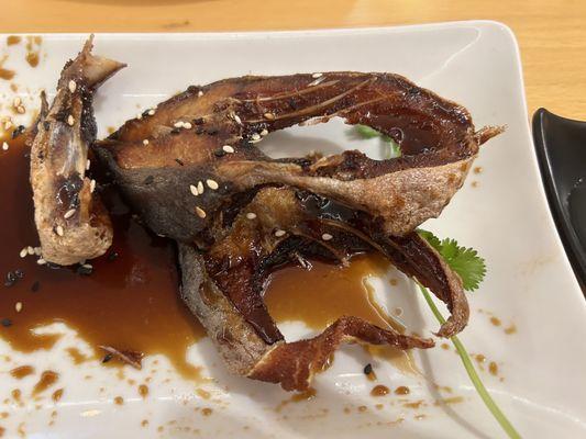 D1. Teriyaki Fish ($8.99) 熏魚