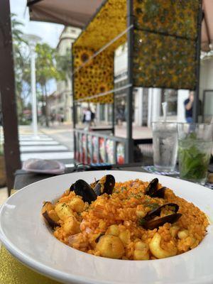 Paella seafood