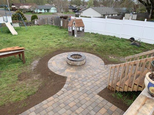 Paver patio and fire pit