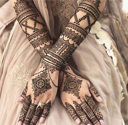 Unique Brows Beauty Salon 
Offers Henna Tattoos at most affordable prices