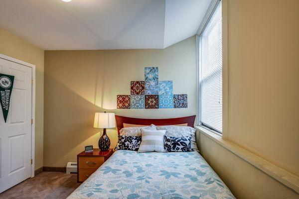 Campus Square Apartments in Binhamton New York! Learn more www.campussqr.com or call 1-888-724-8755