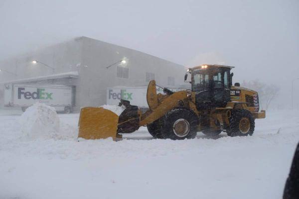 Snow Plowing rockford, Snow Removal Rockford, Landscpaing Rockford, Mowing Rockford, Lawn Care Rockford, Irrigation Rockford, Parking Lot Sw