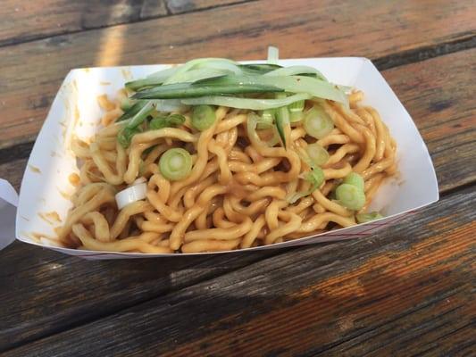 Chilled peanut noodles with cucumber, scallions, and chili oil (mild)