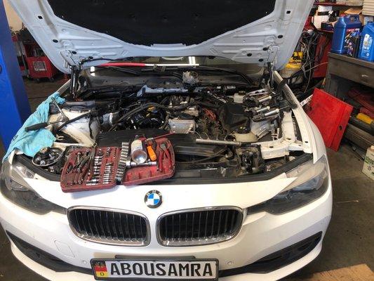 Valve cover swap on a BMW 320i