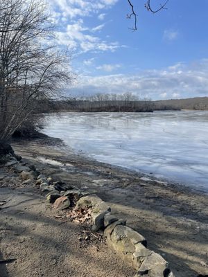 The tiny beach on the Narrow River