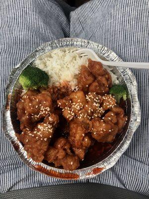 seasame chicken lunch special with white rice