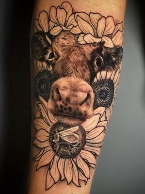 Realism cow & flowers