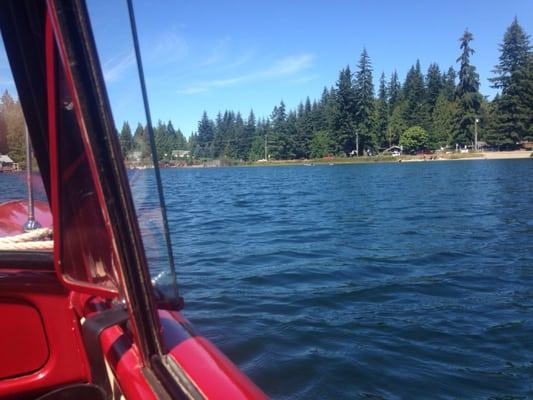 Another view from the Amphicar of this cool little lake