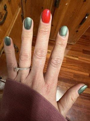 Christmas theme gel manicure