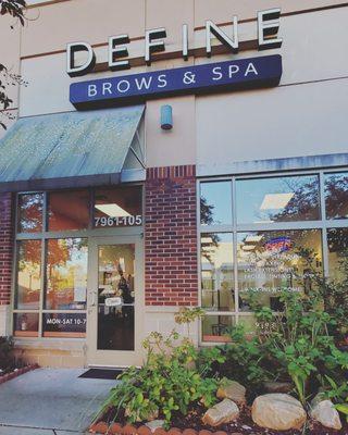 Define Brows & Spa