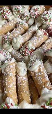 Tray of cannolis