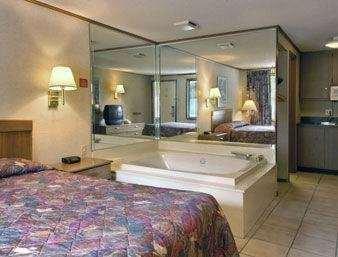 One King Bed Room With Jacuzzi