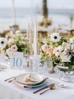 Scripps Seaside Forum Wedding Spring Flowers 
Studio Fleurish