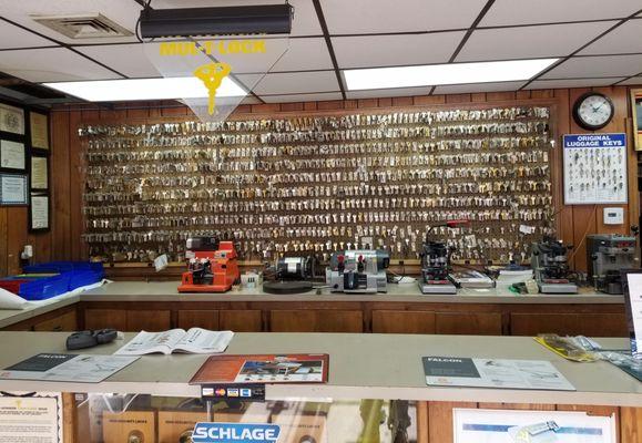 513 W Westfield Ave Roselle Park, NJ 07204  Interior of Locksmith