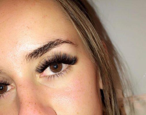 Mega Volume Lash Extensions