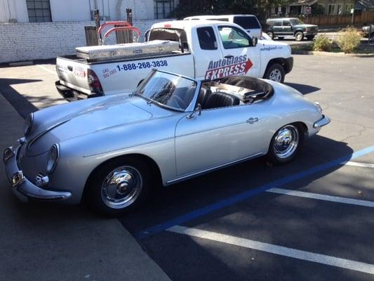 60 Porsche Roadster- installed windshield