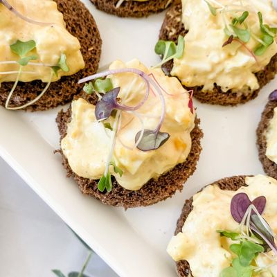 egg salad canape