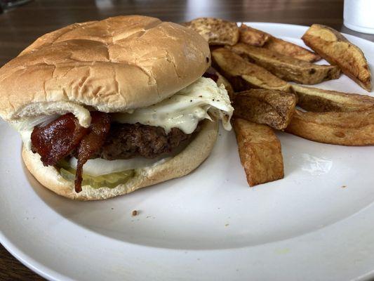 Farmers Burger with a side of Home Fries