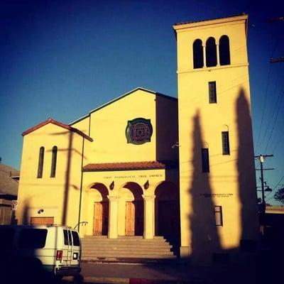 The First Evangelical Free Church of Los Angeles on Albany and 14th.