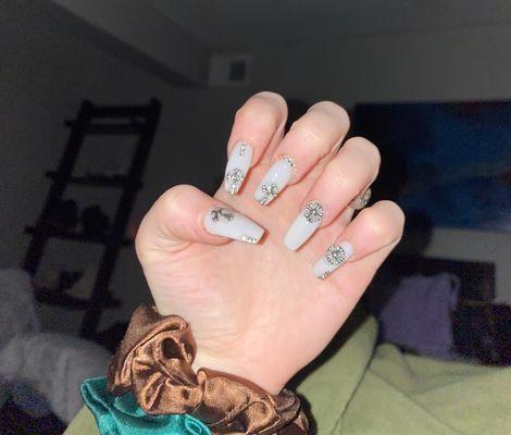 Mimi Nails 2000