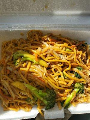 Vegetable lo mein