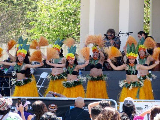 Manuia Polynesian Revue at the 2018 Nihonmachi Street Fair in Japantown.