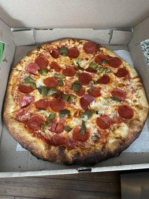 Large Pizza with pepperoni and green pepper