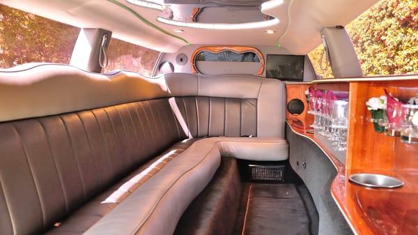 Chrysler 300 Stretch Limousine - interior