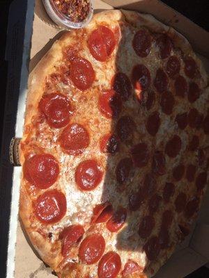 Xlarge pepperoni pizza.