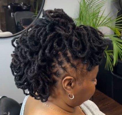 Interlock maintains for sister locs with updo