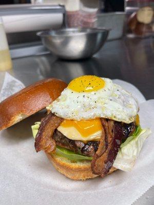 The burger with bacon and egg!!!