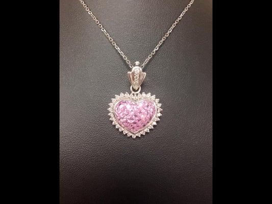 Heart pendant. Pink sapphire