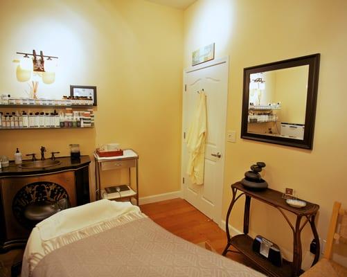 One of the 3 facial rooms