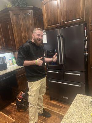 Johnson County's best appliance and refrigerator repairman!  Call Appliance Shark today for all of your appliance repairs!