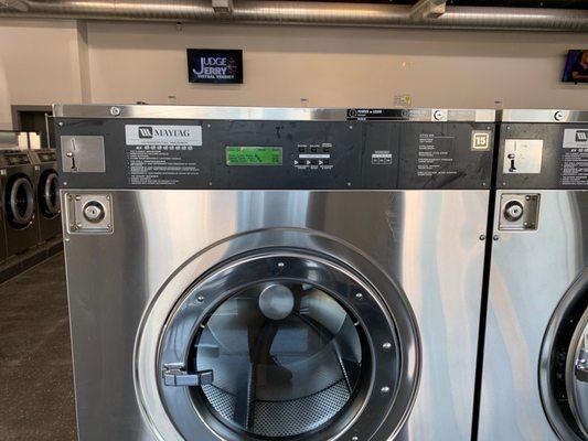 Commercial washing machine