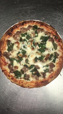 Good pizza 3 sausage/spinach