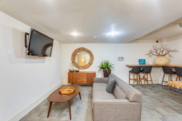 Ocean Palms and Palisades | 950 4th Street Santa Monica, CA 90403