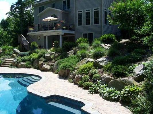 Living Retaining wall™ in Annapolis Maryland- native boulders & plantings