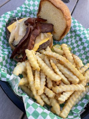 Bacon burger with fried onions