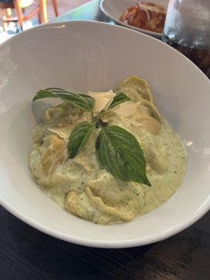 Pesto Tortellini