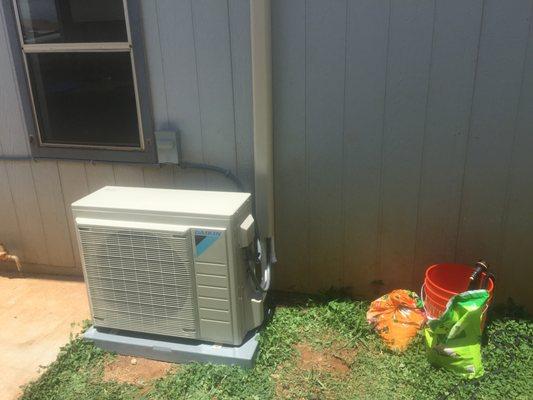 Daikin 24000 BTU system.