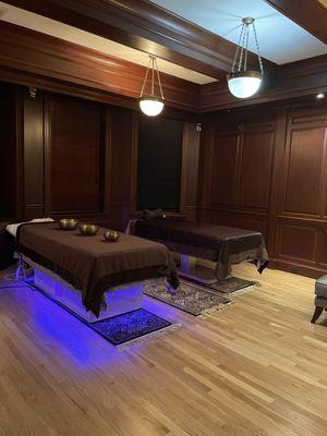 Our Luxury Massage treatment room is ready for couple massage and individual massage in everyday.