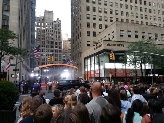 The today show. Iggy is performing