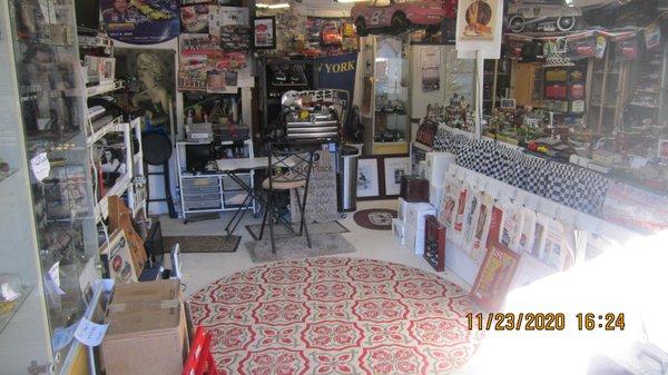 Our Outlet shop features,Antiques,Vinatge and Collectible Items. Open By Appt Only.