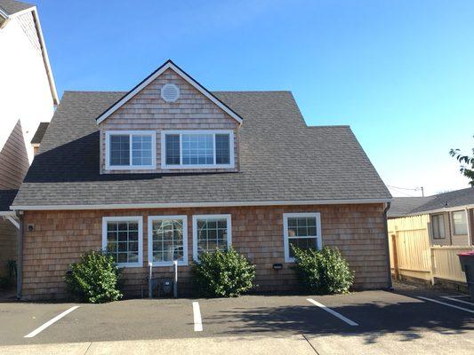 Wonderful little remodel and facelift to this seaside rental!