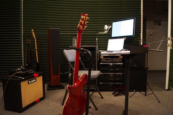 www.CraigBeckGuitar.com
My office. Ready to ROCK! (or Jazz, or Country or Pop or...CRAIG BECK GUITAR LESSONS