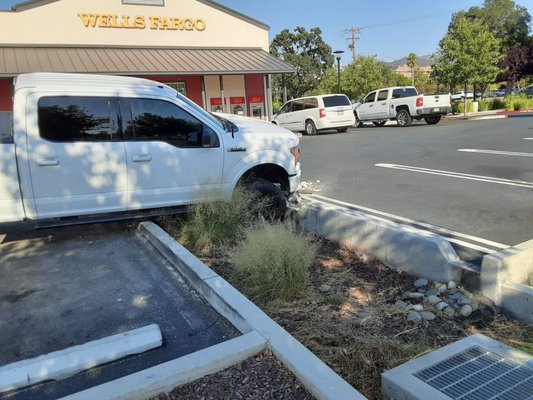 The orchard shopping center walnut creek  New parking spaces 8-27-2020